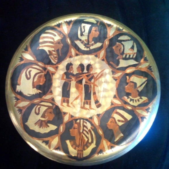 Vintage Egyptian Queen Wall Decor mixed metal plate 10" - Picture 1 of 8